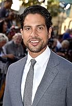 Foto de Adam Rodriguez pareja de Grace Gail