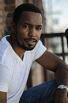 Foto de Anthony Montgomery pareja de Adrienne