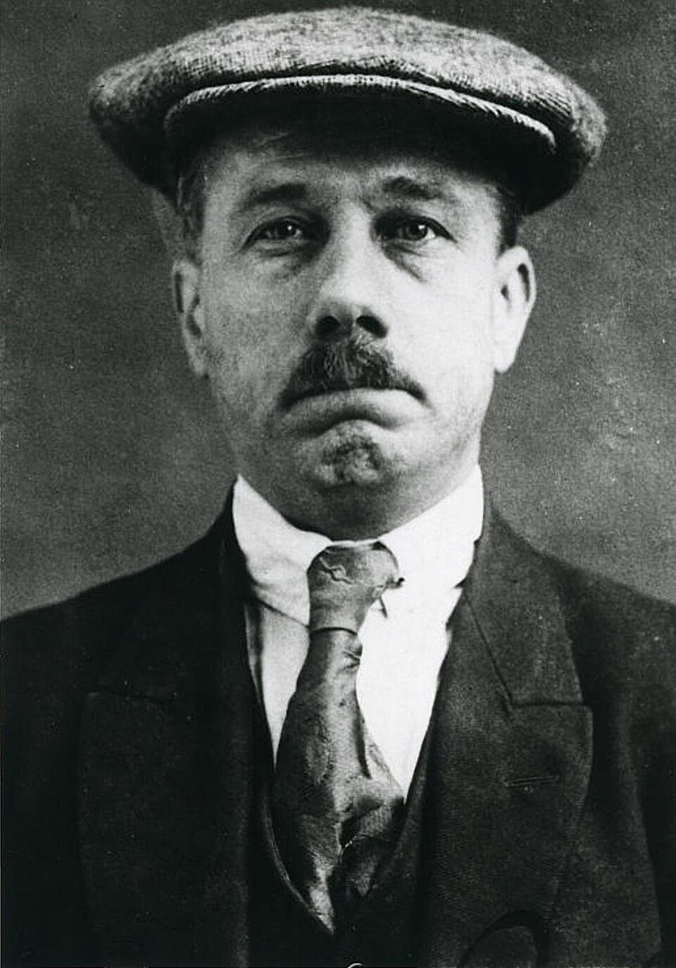 Foto de B. Traven pareja de Rosa Elena Lujan