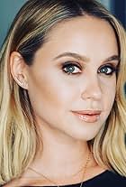 Foto de Becca Tobin pareja de Zach Martin