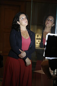Foto de Bettany Hughes pareja de Adrian Evans