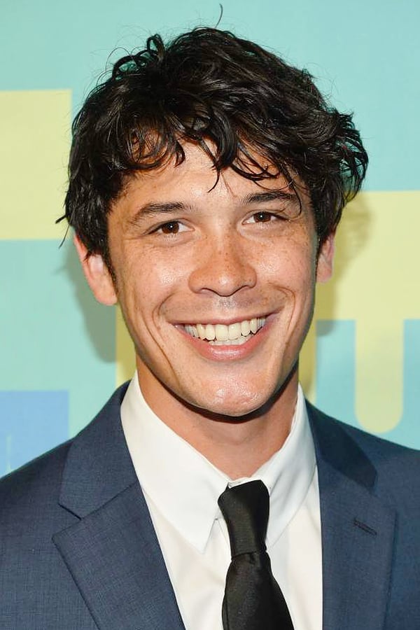 Foto de Bob Morley pareja de Eliza Taylor