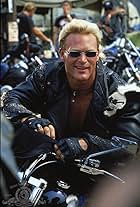 Foto de Brian Bosworth pareja de Morgan Leslie Heuman