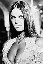 Foto de Caroline Munro pareja de George Dugdale