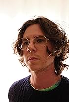 Foto de Charlie McDermott pareja de Sara Rejaie