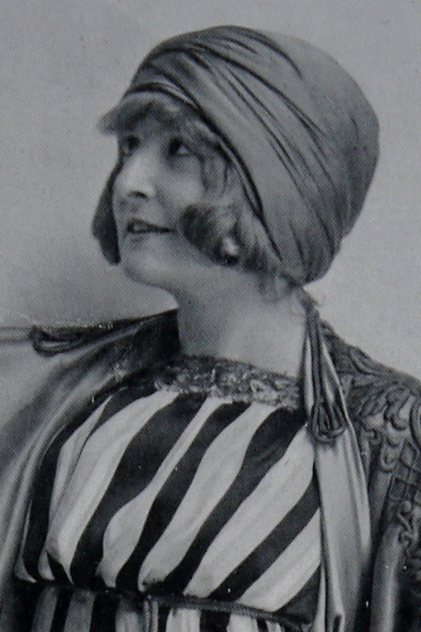 Foto de la celebrity Charlotte Lysès
