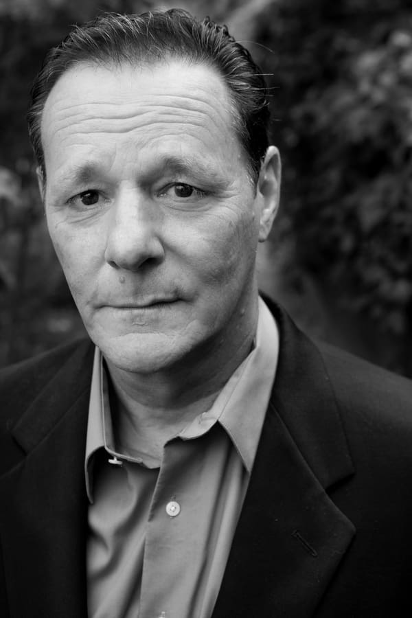 Foto de Chris Mulkey pareja de Karen Landry