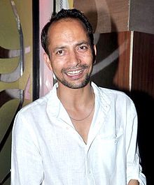 Foto de Deepak Dobriyal pareja de Lara Bhalla