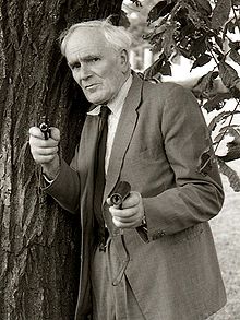 Foto de Desmond Llewelyn pareja de Pamela Mary Pantlin
