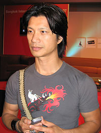 Foto de Dustin Nguyen pareja de Angela Rockwood