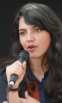 Foto de Fatima Farheen Mirza pareja de Riz Ahmed