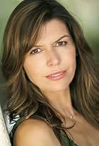 Foto de Finola Hughes pareja de Russell Young
