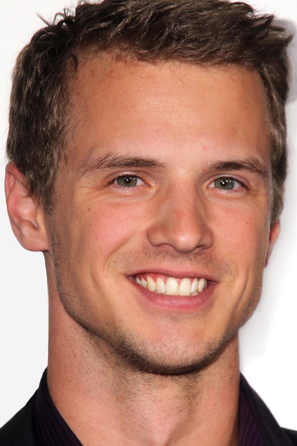 Foto de Freddie Stroma pareja de Johanna Braddy