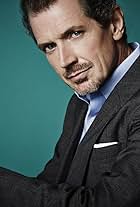 Foto de Gildart Jackson pareja de Melora Hardin