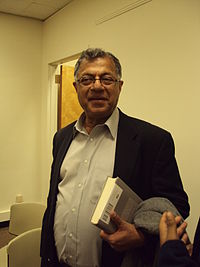 Foto de Girish Karnad pareja de Saraswathy Ganapathy