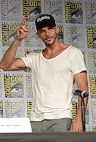 Foto de Gustaf Skarsgård pareja de Hanna Alström
