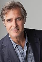 Foto de Henry Czerny pareja de Claudine Cassidy