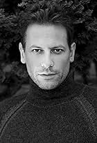 Foto de Ioan Gruffudd pareja de Alice Evans