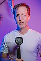 Foto de James Arnold Taylor pareja de Allison Taylor