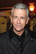 Foto de James Naughton pareja de Pamela Parsons