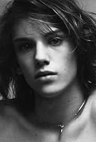 Foto de la celebrity Jamie Campbell Bower