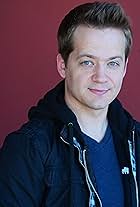 Foto de Jason Earles pareja de Jennifer