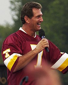 Foto de Joe Theismann pareja de Shari Brown