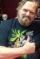 Foto de John Carl Buechler pareja de Lynda 