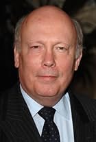 Foto de Julian Fellowes pareja de Emma Joy Kitchener-Fellowes