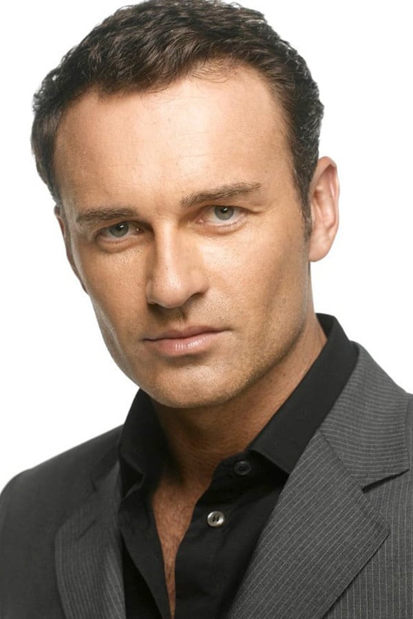 Foto de Julian McMahon pareja de Brooke Burns