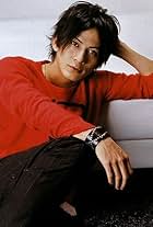 Foto de Junichi Okada pareja de Aoi Miyazaki