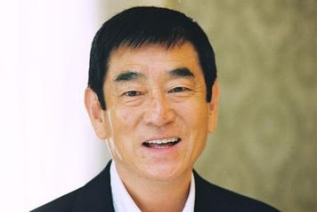 Foto de Ken Takakura pareja de Chiemi Eri