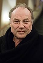 Foto de Klaus Maria Brandauer pareja de Natalie Krenn