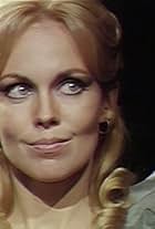 Foto de Lara Parker pareja de Jim Hawkins