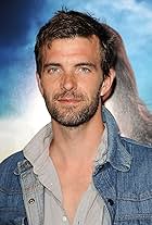 Foto de Lucas Bryant pareja de Kirsty Hinchcliffe
