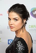 Foto de la celebrity Marie Avgeropoulos