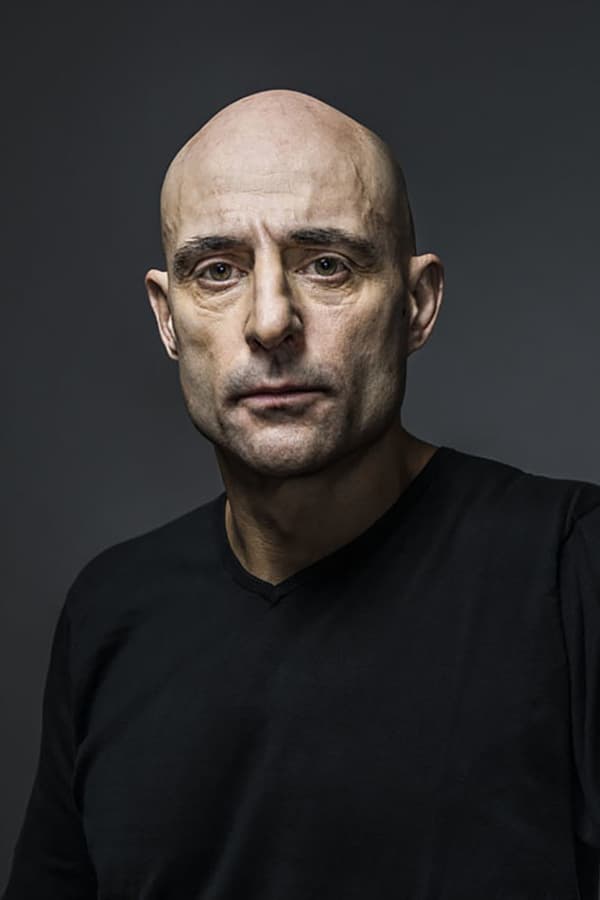 Foto de Mark Strong pareja de Liza Marshall