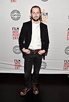 Foto de la celebrity Michael Angarano