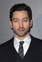 Foto de Michael Weston pareja de Priscilla Ahn