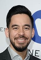 Foto de Mike Shinoda pareja de Anna Hillinger
