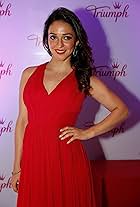 Foto de Nauheed Cyrusi pareja de Ruston