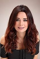 Foto de la celebrity Özgü Namal