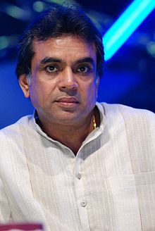 Foto de Paresh Rawal pareja de Swaroop Sampat
