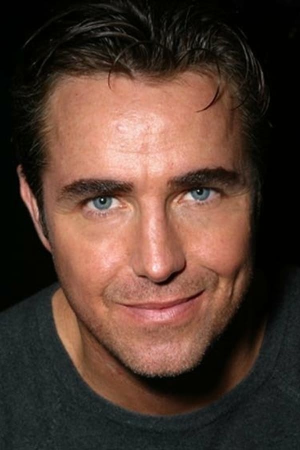 Foto de Paul McGillion pareja de Courtney Armstrong