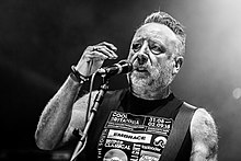 Foto de Peter Hook pareja de Rebecca Jones