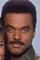 Foto de Randy Brooks pareja de Karyn Parsons