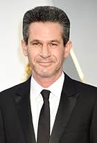 Foto de Simon Kinberg pareja de Mali Heled