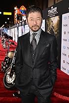Foto de Tadanobu Asano pareja de Jeanie Bacharach