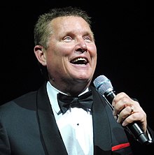 Foto de Tom Burlinson pareja de Mandy Carnie