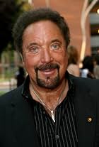 Foto de Tom Jones pareja de Melinda Rose Trenchard